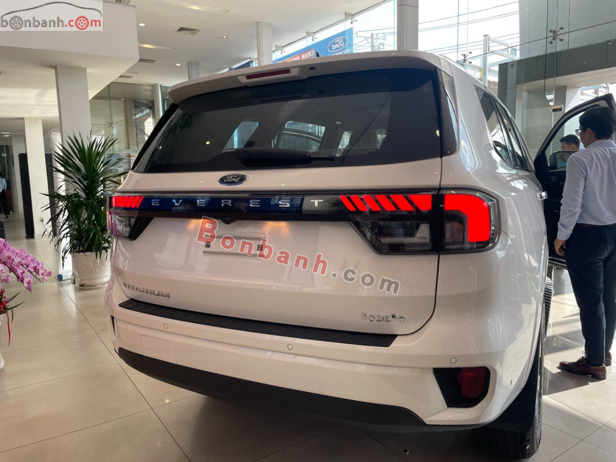 Bán ô tô Ford Everest Titanium Plus 2.0L 4x4 AT - 2026 - xe mới