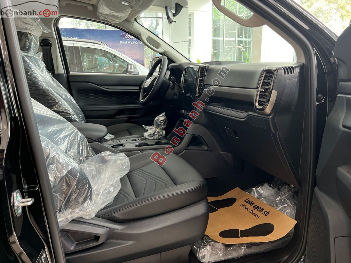 Bán ô tô Ford Everest Ambiente 2.0L 4x2 AT - 2025 - xe mới