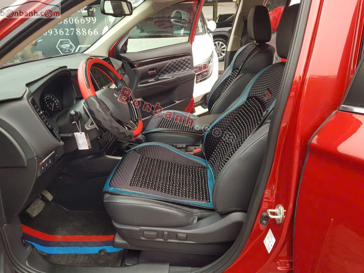 Bán ô tô Mitsubishi Outlander Premium 2.0 CVT - 2023 - xe cũ