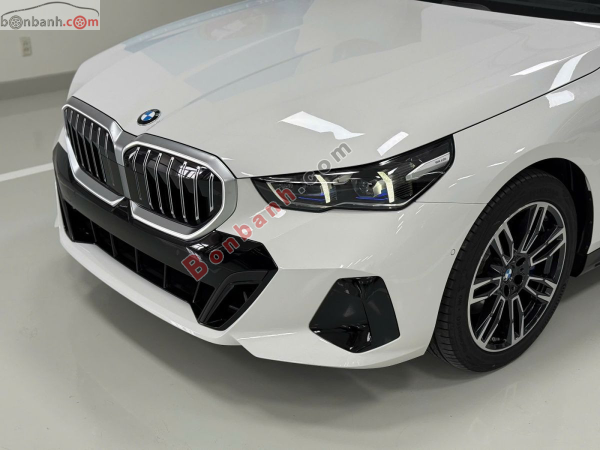 Bán ô tô BMW 5 Series 530i M Sport - 2026 - xe mới