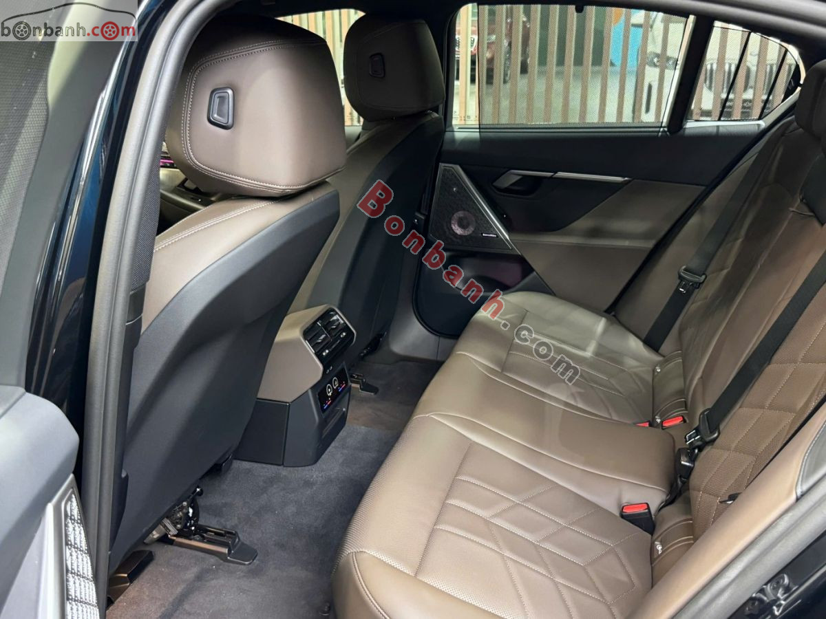 Bán ô tô BMW 5 Series 530i M Sport - 2026 - xe mới