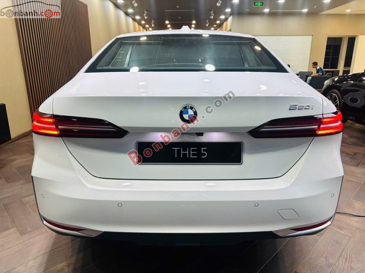 Bán ô tô BMW 5 Series 520i - 2026 - xe mới