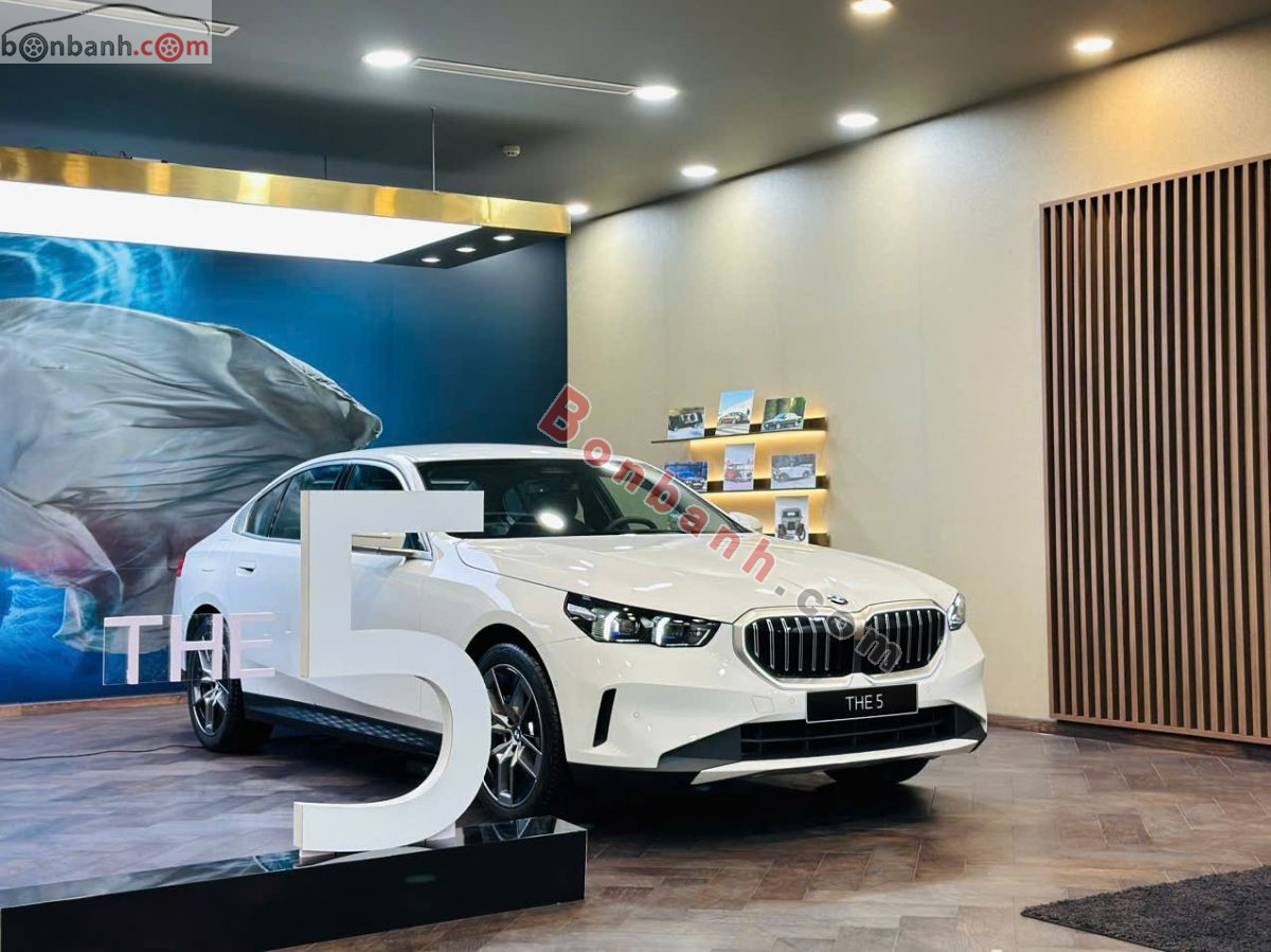Bán ô tô BMW 5 Series 520i - 2026 - xe mới