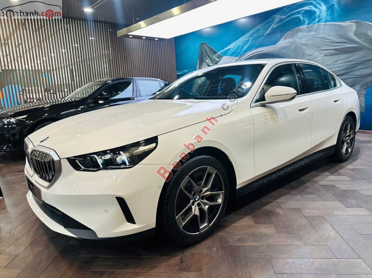 Bán ô tô BMW 5 Series 520i - 2026 - xe mới