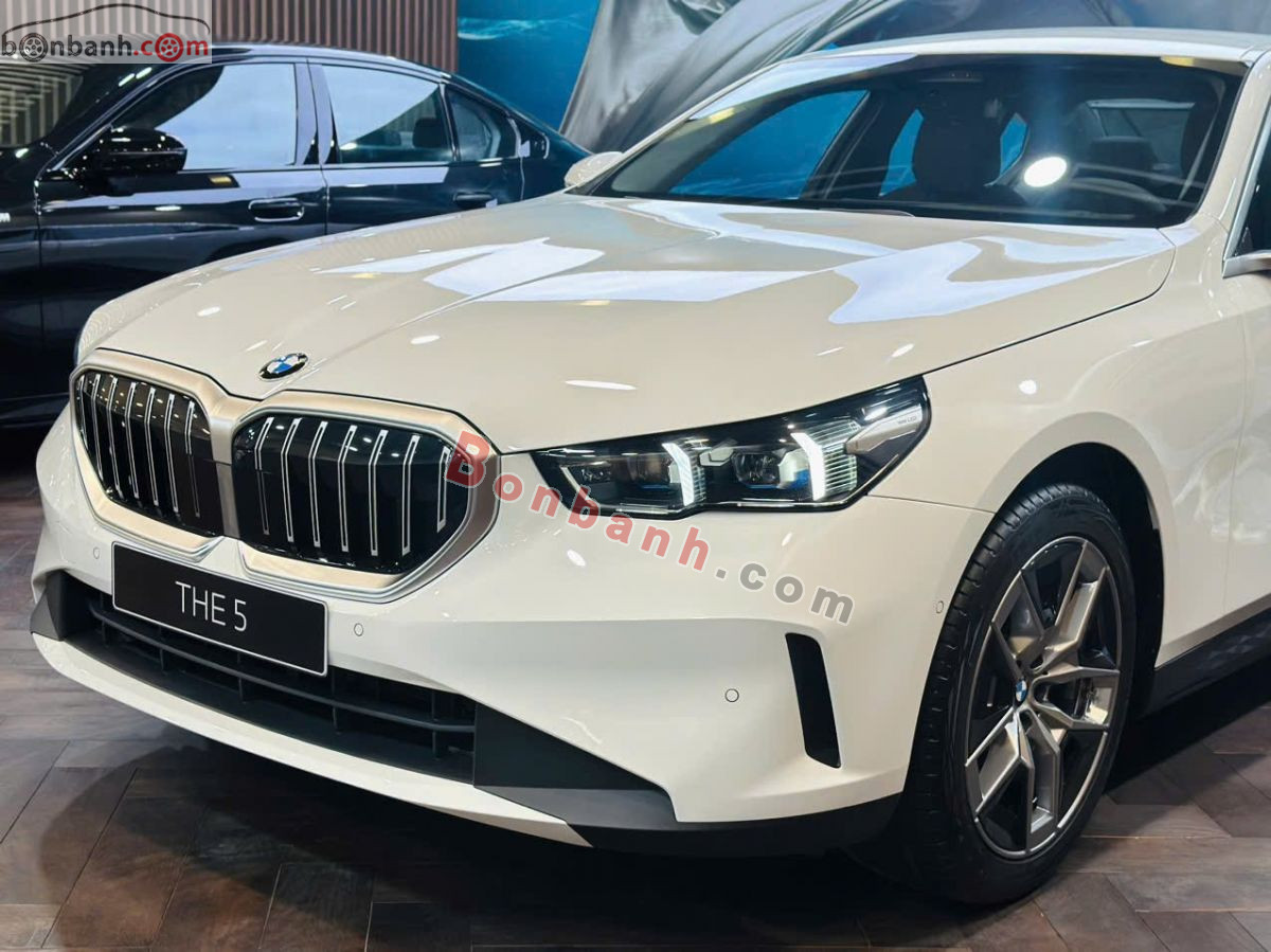 Bán ô tô BMW 5 Series 520i - 2026 - xe mới