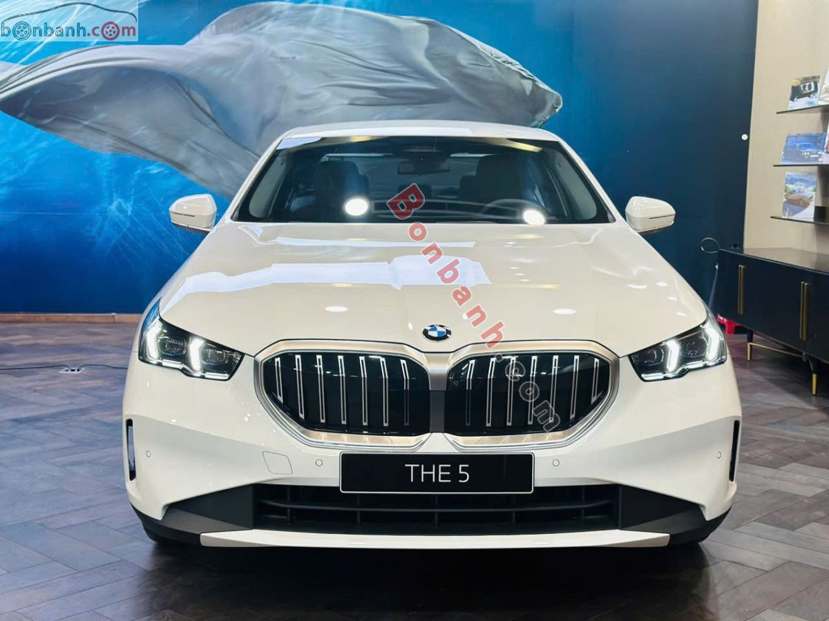 Bán ô tô BMW 5 Series 520i - 2026 - xe mới