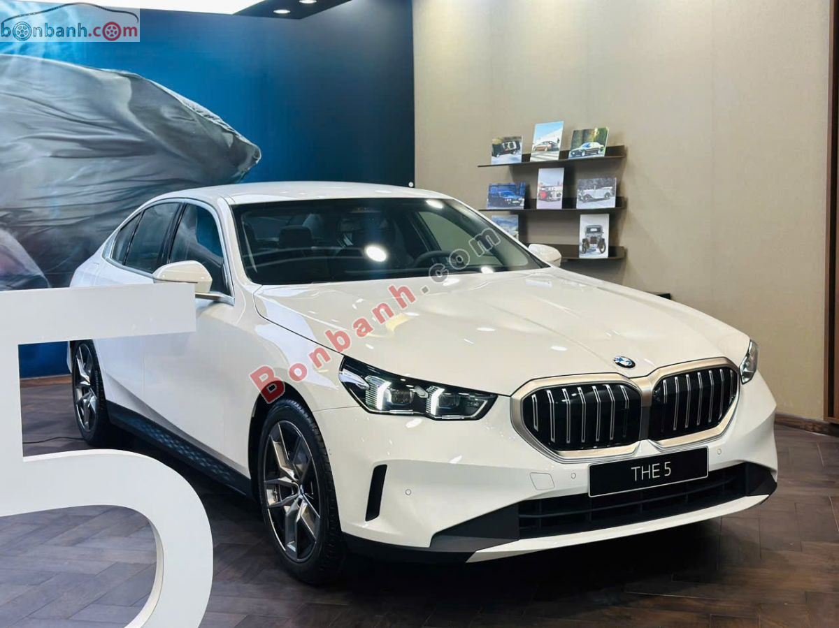 Bán ô tô BMW 5 Series 520i - 2026 - xe mới