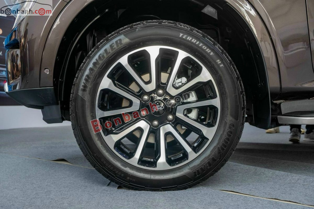 Bán ô tô Ford Everest Platinum 2.0L 4x4 AT - 2026 - xe mới