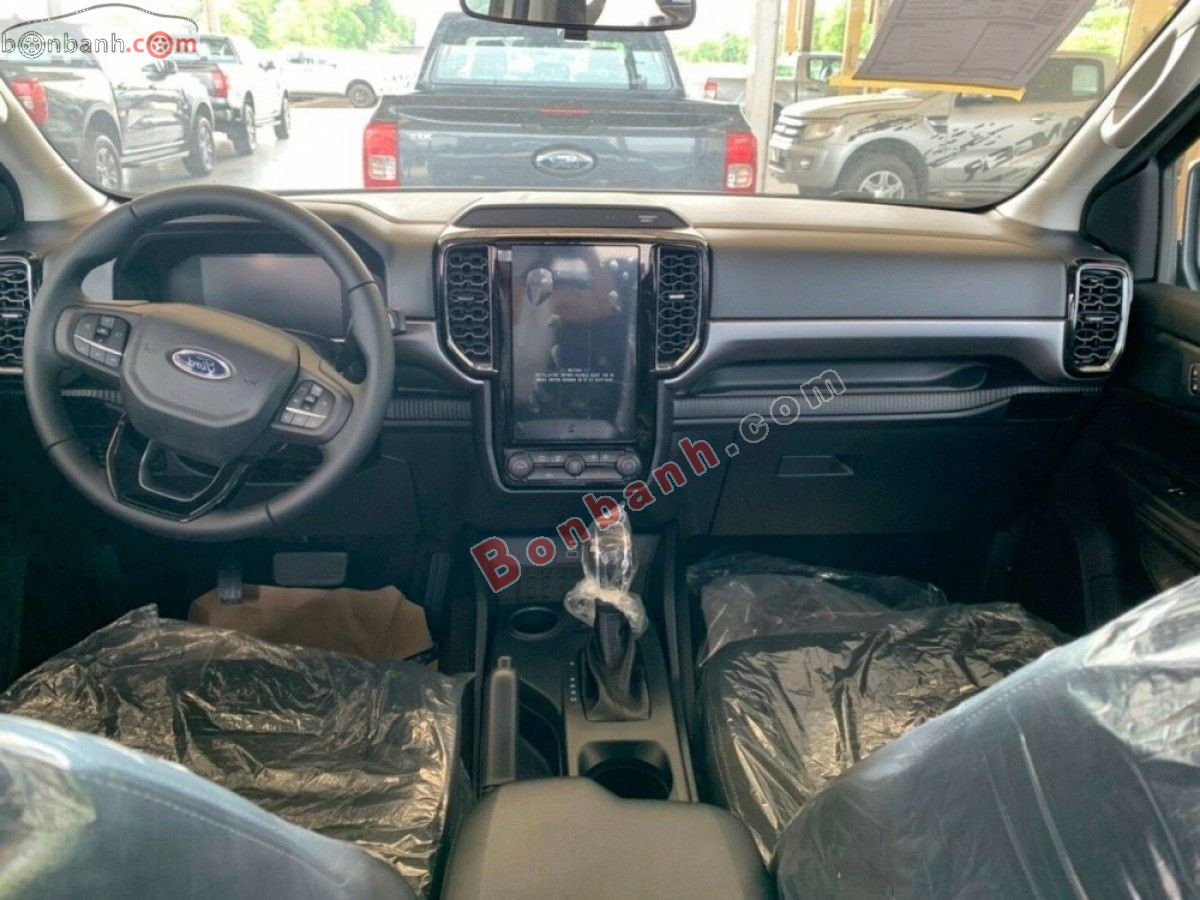 Bán ô tô Ford Everest Titanium 2.0L 4x2 AT - 2025 - xe mới