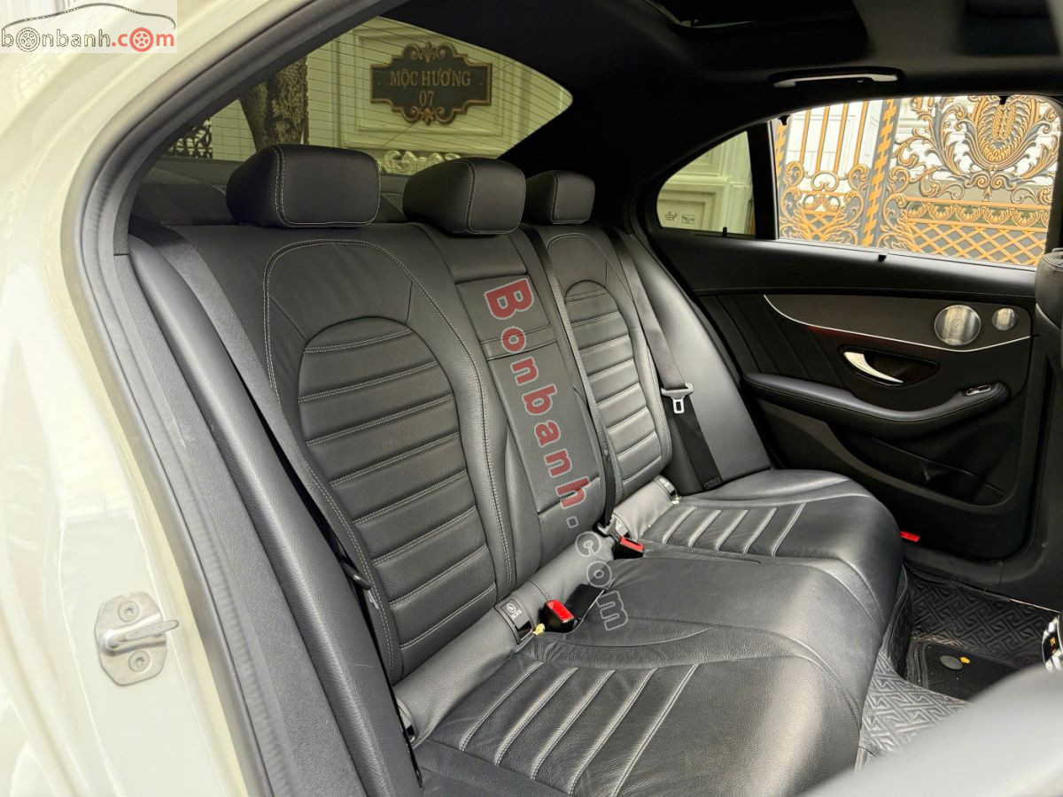 Bán ô tô Mercedes Benz C class C300 AMG - 2021 - xe cũ