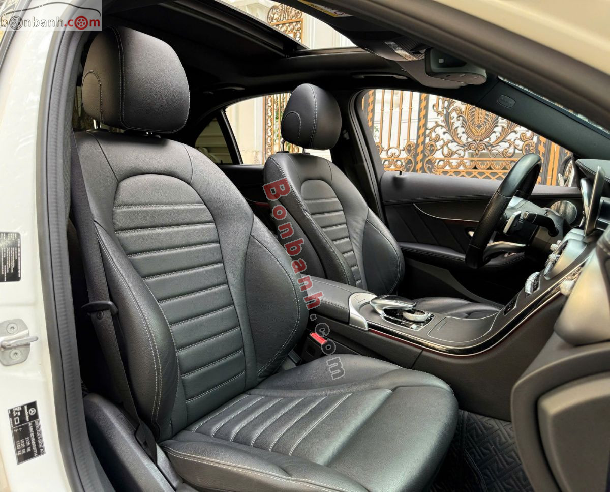 Bán ô tô Mercedes Benz C class C300 AMG - 2021 - xe cũ