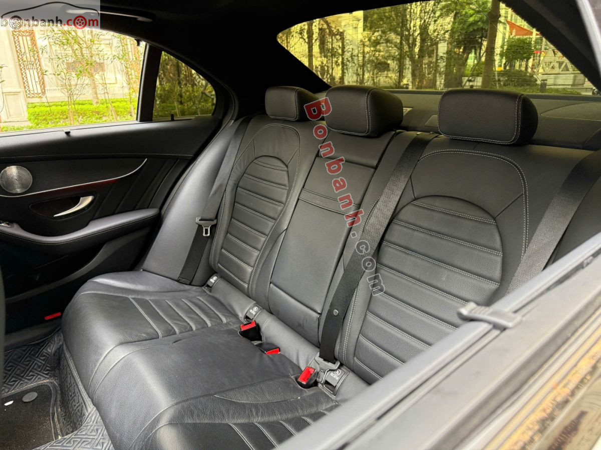 Bán ô tô Mercedes Benz C class C300 AMG - 2021 - xe cũ