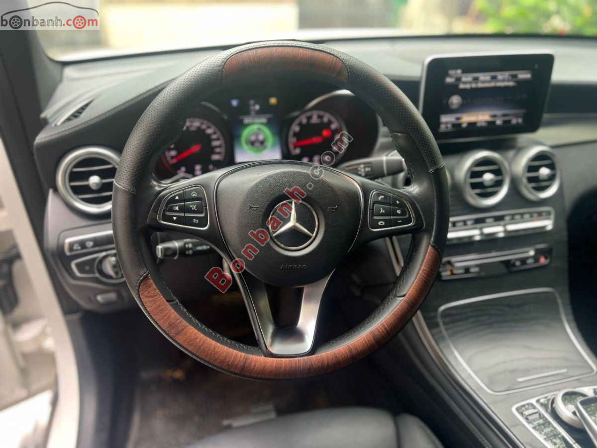 Bán ô tô Mercedes Benz GLC 300 4Matic - 2017 - xe cũ