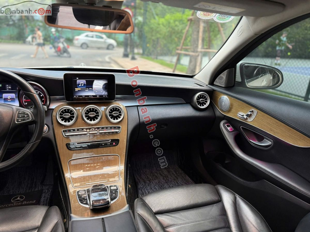 Bán ô tô Mercedes Benz GLC 250 4Matic - 2017 - xe cũ