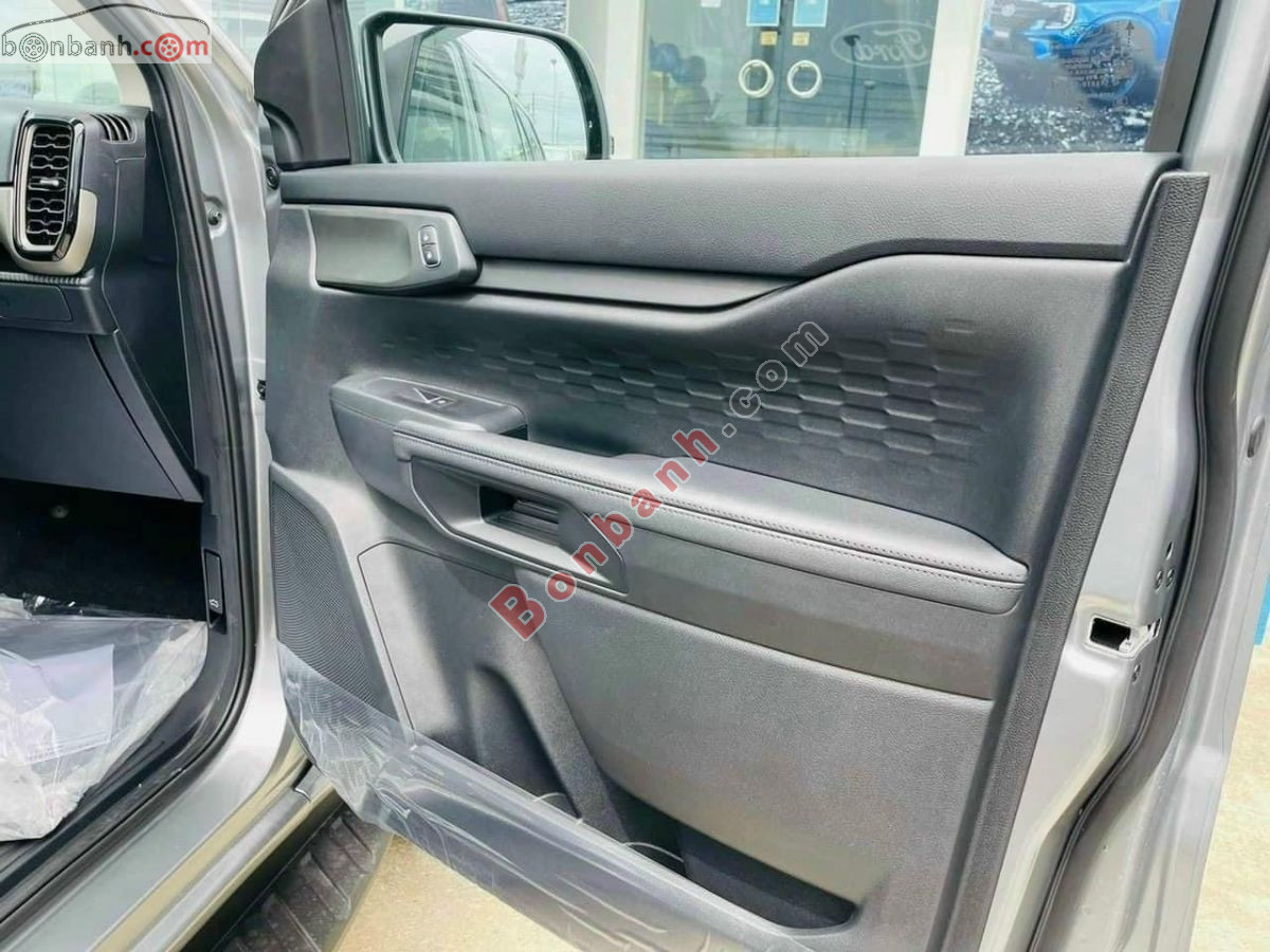 Bán ô tô Ford Everest Ambiente 2.0L 4x2 AT - 2025 - xe mới