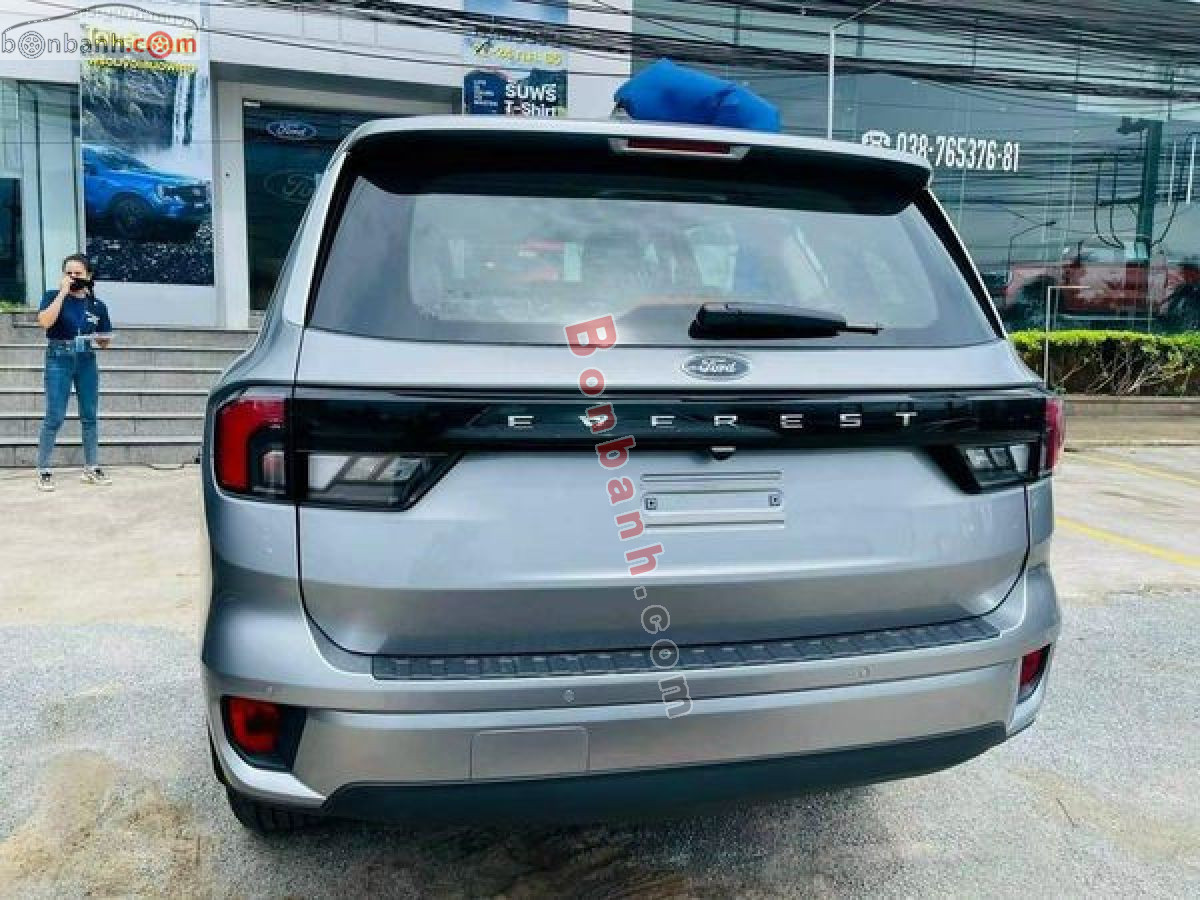 Bán ô tô Ford Everest Ambiente 2.0L 4x2 AT - 2025 - xe mới