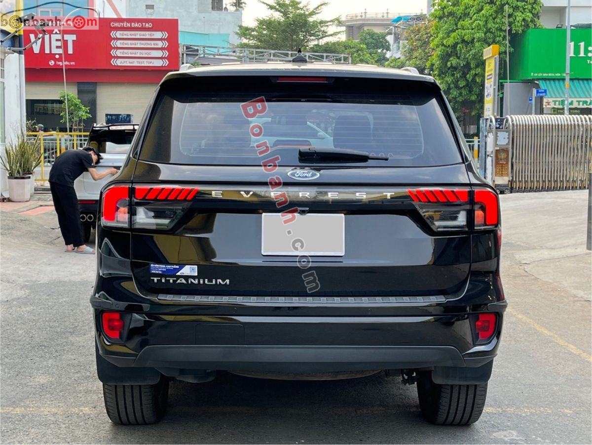Bán ô tô Ford Everest Titanium 2.0L 4x2 AT - 2022 - xe cũ