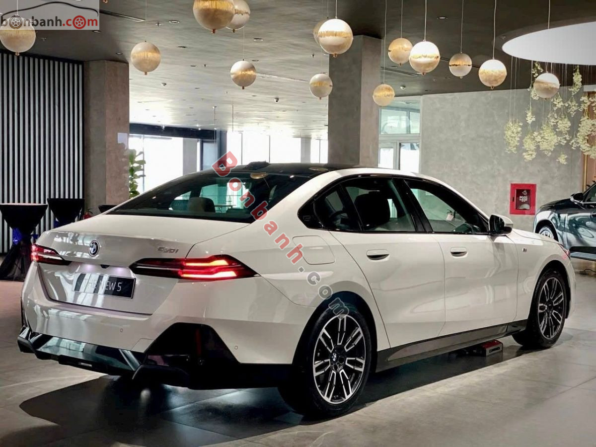 Bán ô tô BMW 5 Series 530i M Sport - 2025 - xe mới
