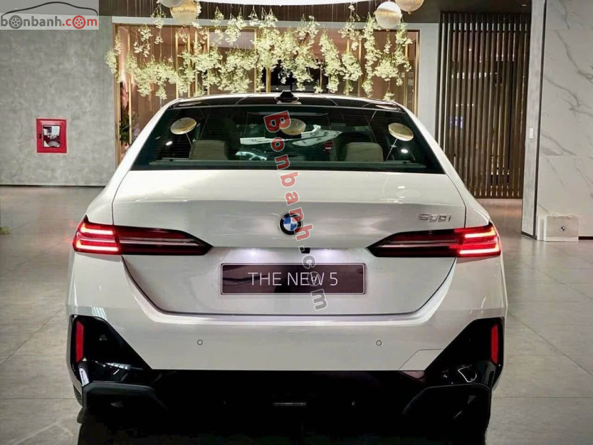 Bán ô tô BMW 5 Series 530i M Sport - 2025 - xe mới