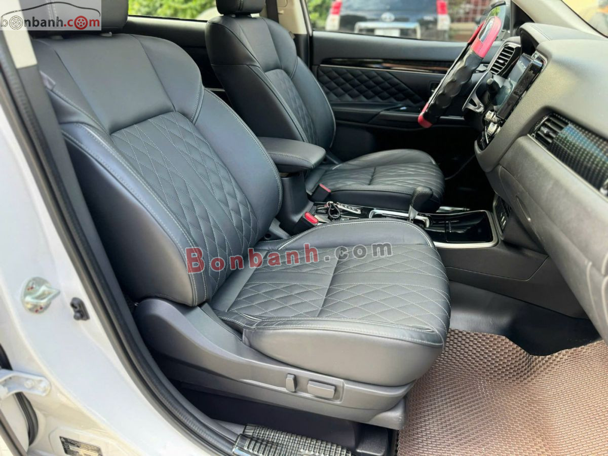 Bán ô tô Mitsubishi Outlander Premium 2.0 CVT - 2022 - xe cũ