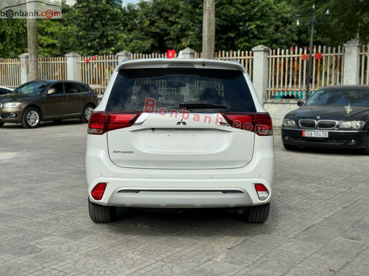 Bán ô tô Mitsubishi Outlander Premium 2.0 CVT - 2022 - xe cũ