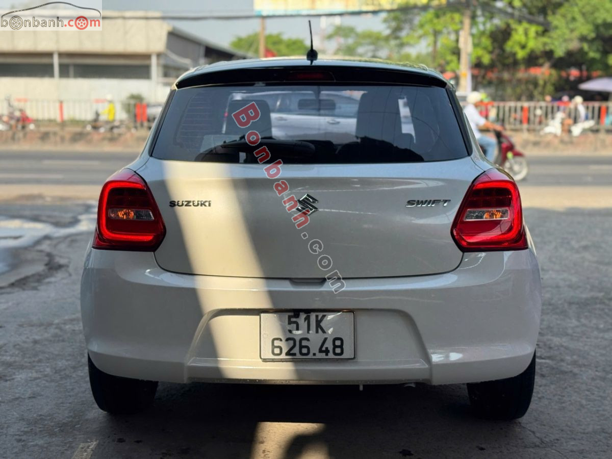 Bán ô tô Suzuki Swift GLX 1.2 AT - 2022 - xe cũ