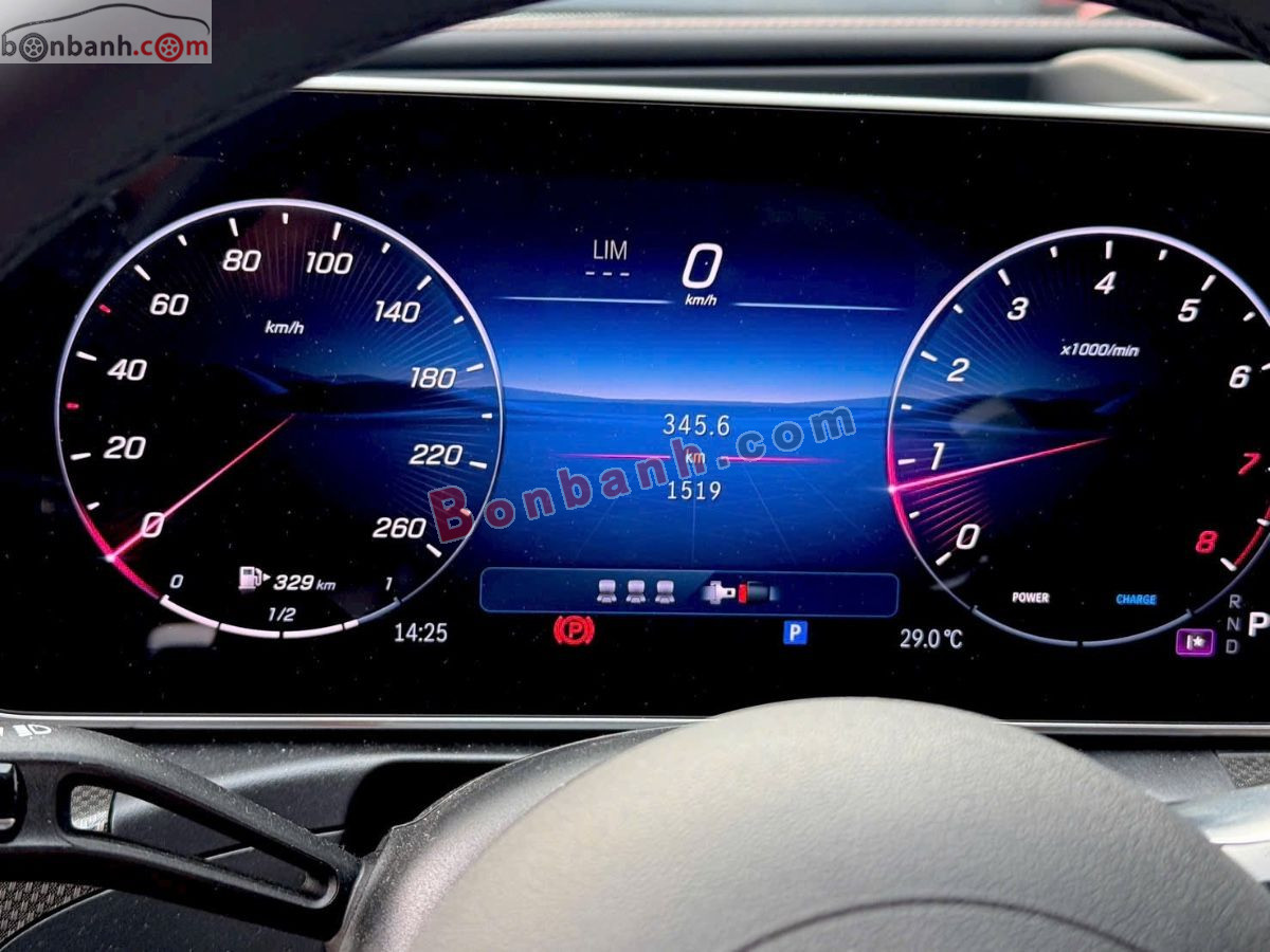 Bán ô tô Mercedes Benz C class C300 AMG - 2025 - xe mới