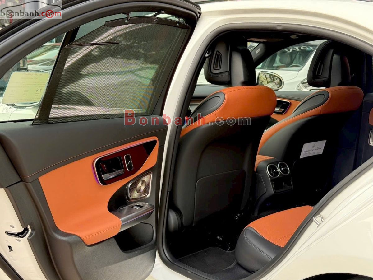 Bán ô tô Mercedes Benz C class C300 AMG - 2025 - xe mới