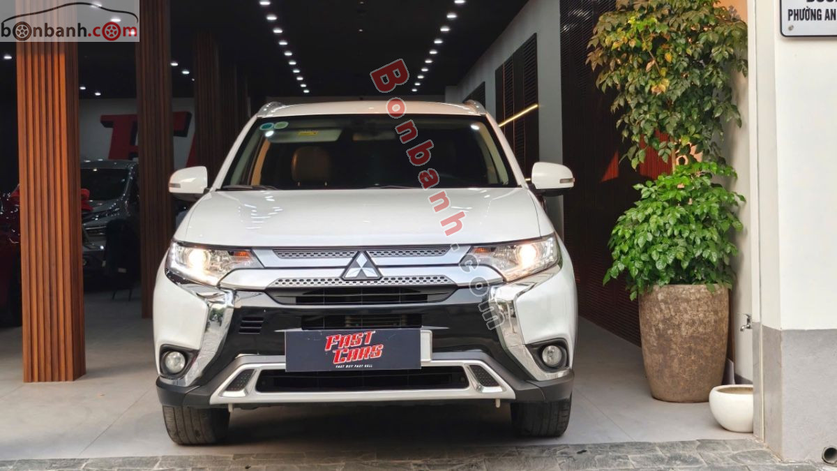 Bán ô tô Mitsubishi Outlander 2.0 CVT - 2020 - xe cũ