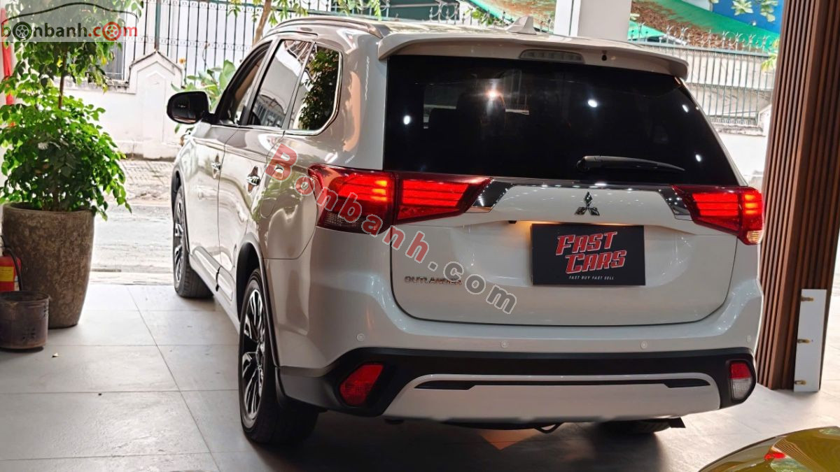 Bán ô tô Mitsubishi Outlander 2.0 CVT - 2020 - xe cũ