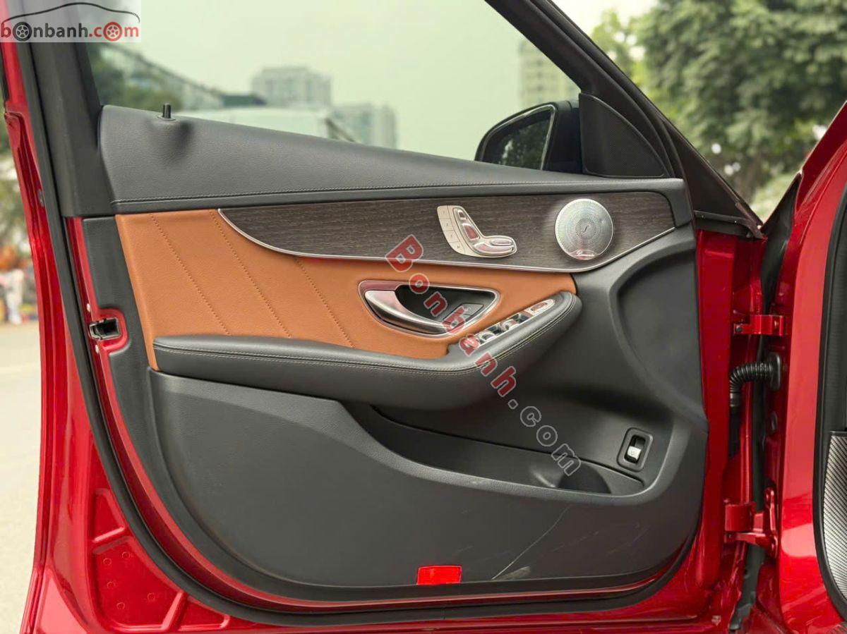 Bán ô tô Mercedes Benz C class C300 AMG - 2019 - xe cũ