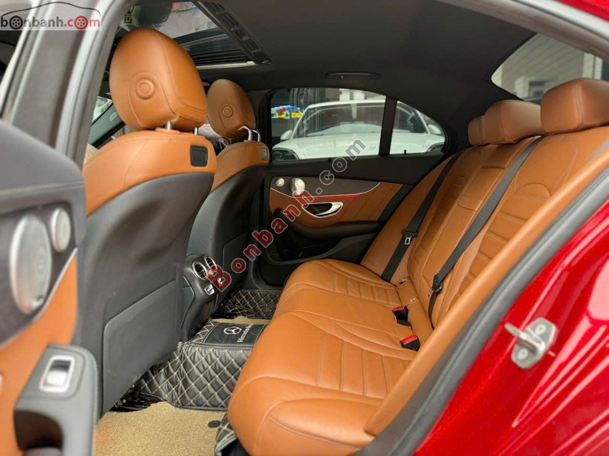 Bán ô tô Mercedes Benz C class C300 AMG - 2019 - xe cũ