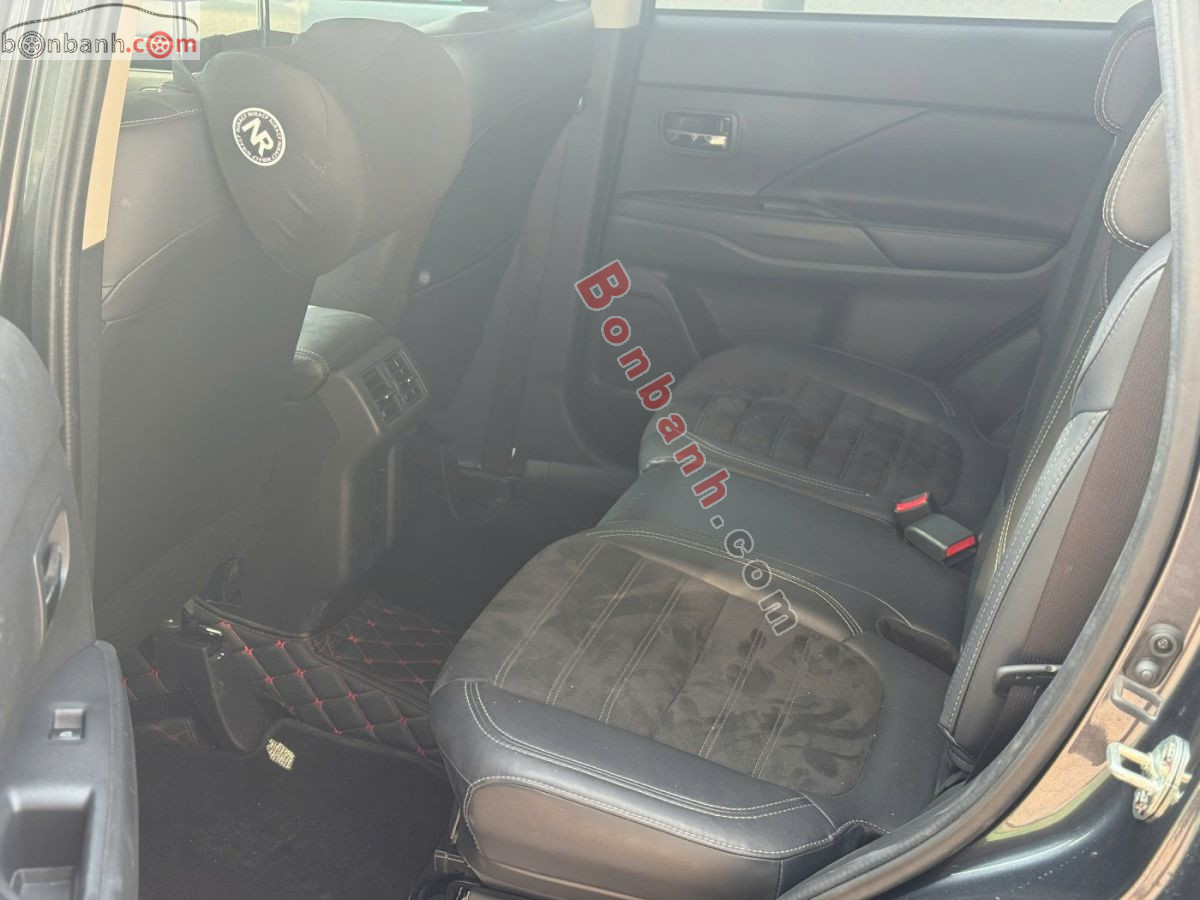 Bán ô tô Mitsubishi Outlander 2.0 CVT - 2024 - xe cũ