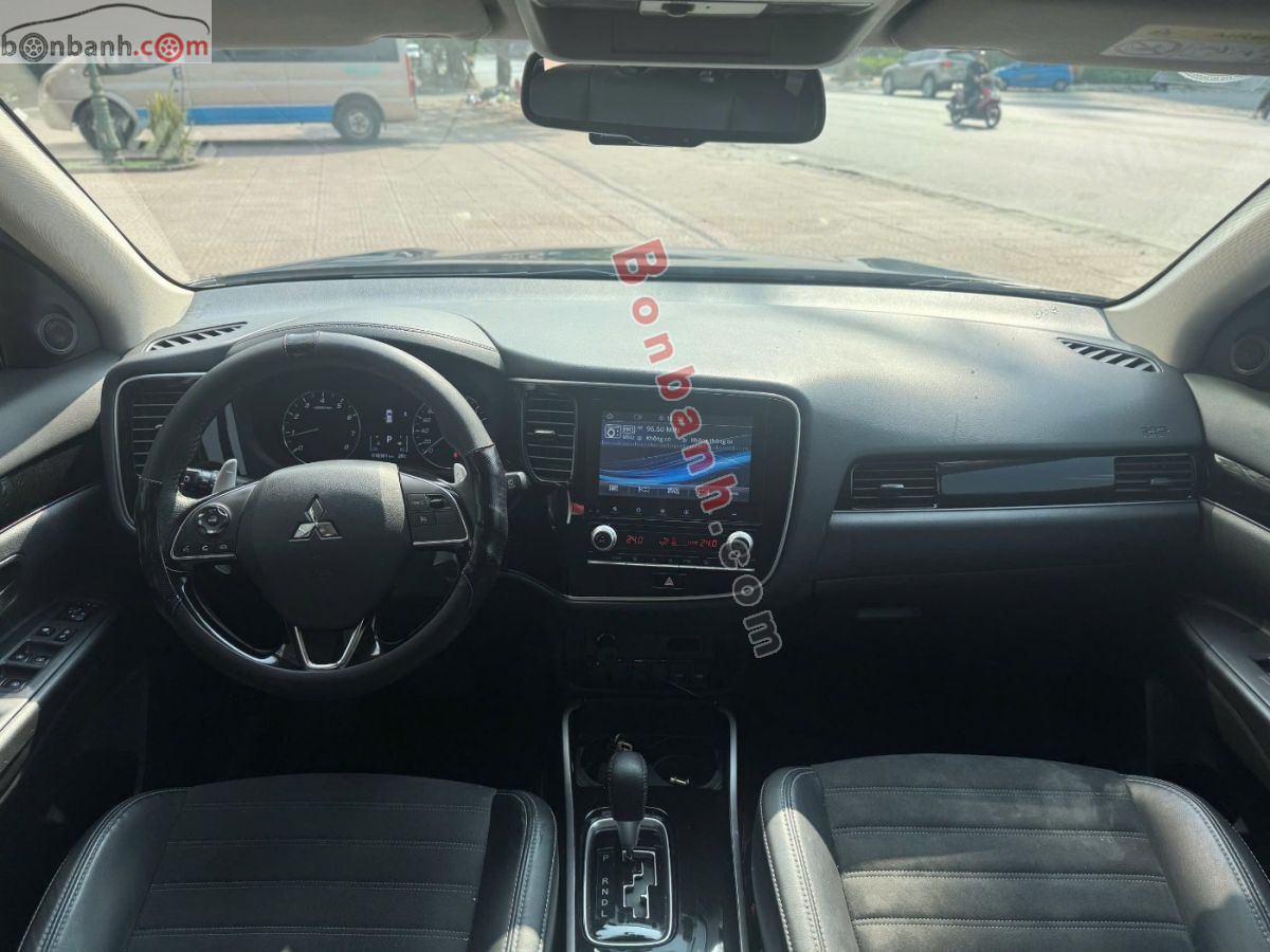 Bán ô tô Mitsubishi Outlander 2.0 CVT - 2024 - xe cũ