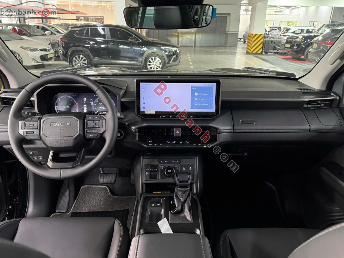 Bán ô tô Toyota Hilux Trailhunter 2.8L 4x4 AT - 2026 - xe mới