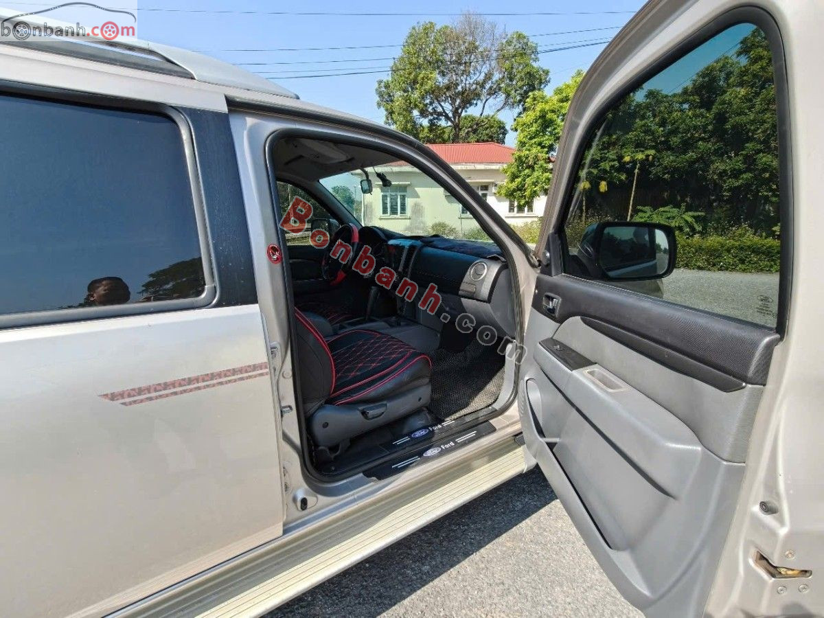 Bán ô tô Ford Everest Limited 2.5L 4x2 AT - 2013 - xe cũ