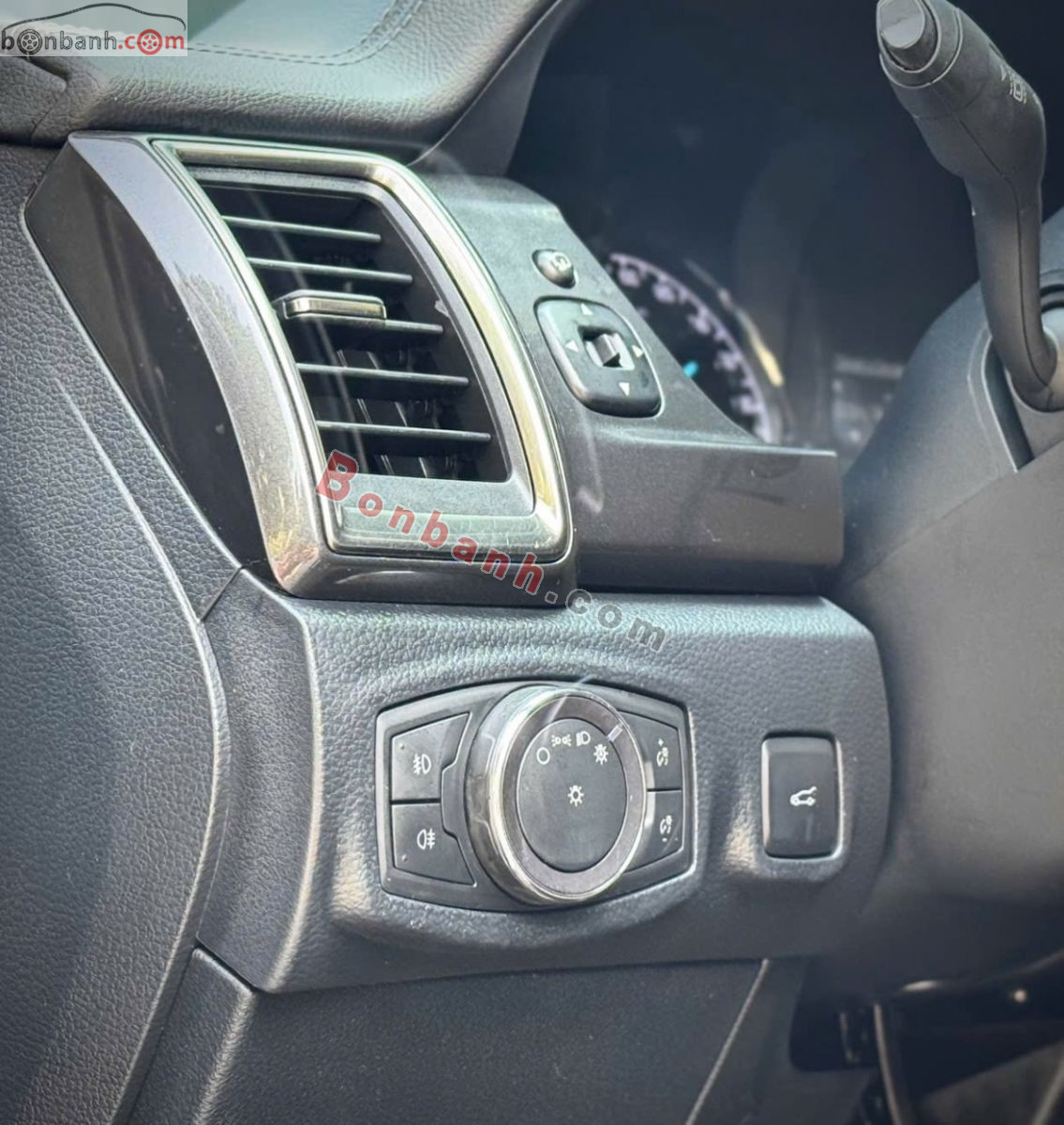 Bán ô tô Ford Everest Titanium 2.0L 4x4 AT - 2019 - xe cũ