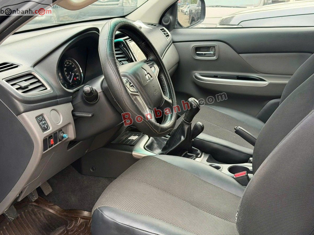 Bán ô tô Mitsubishi Triton 4x4 MT - 2017 - xe cũ