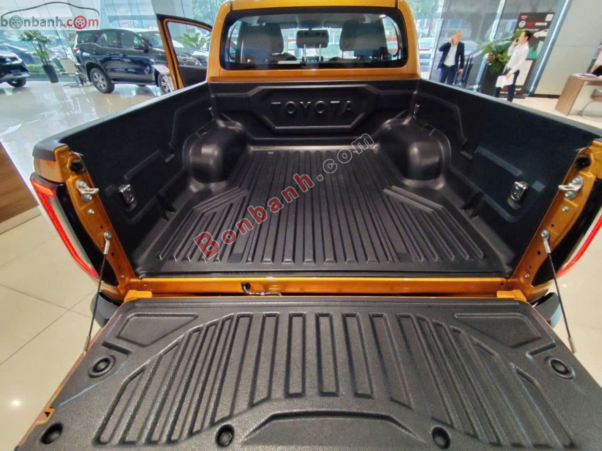 Bán ô tô Toyota Hilux Pro 2.8L 4x2 AT - 2026 - xe mới