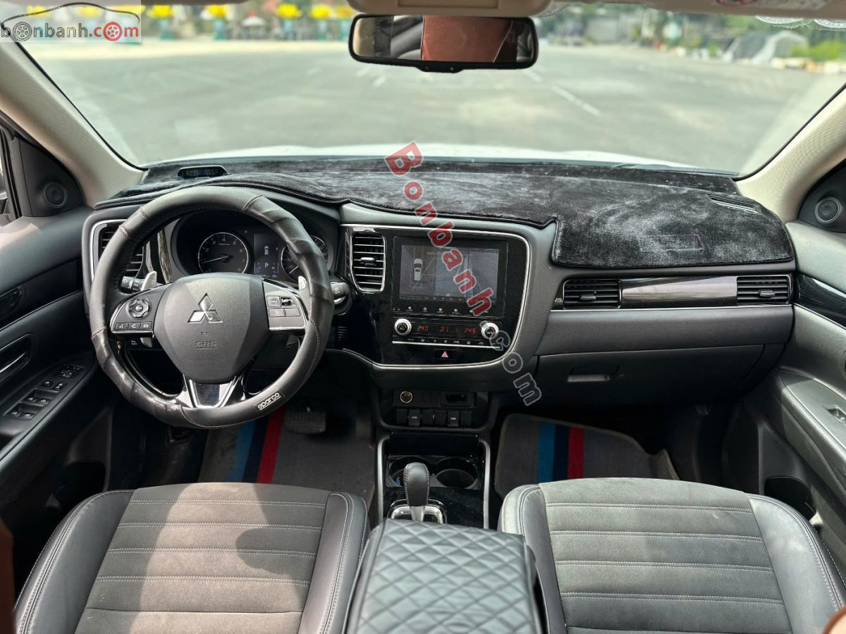 Bán ô tô Mitsubishi Outlander 2.0 CVT - 2023 - xe cũ