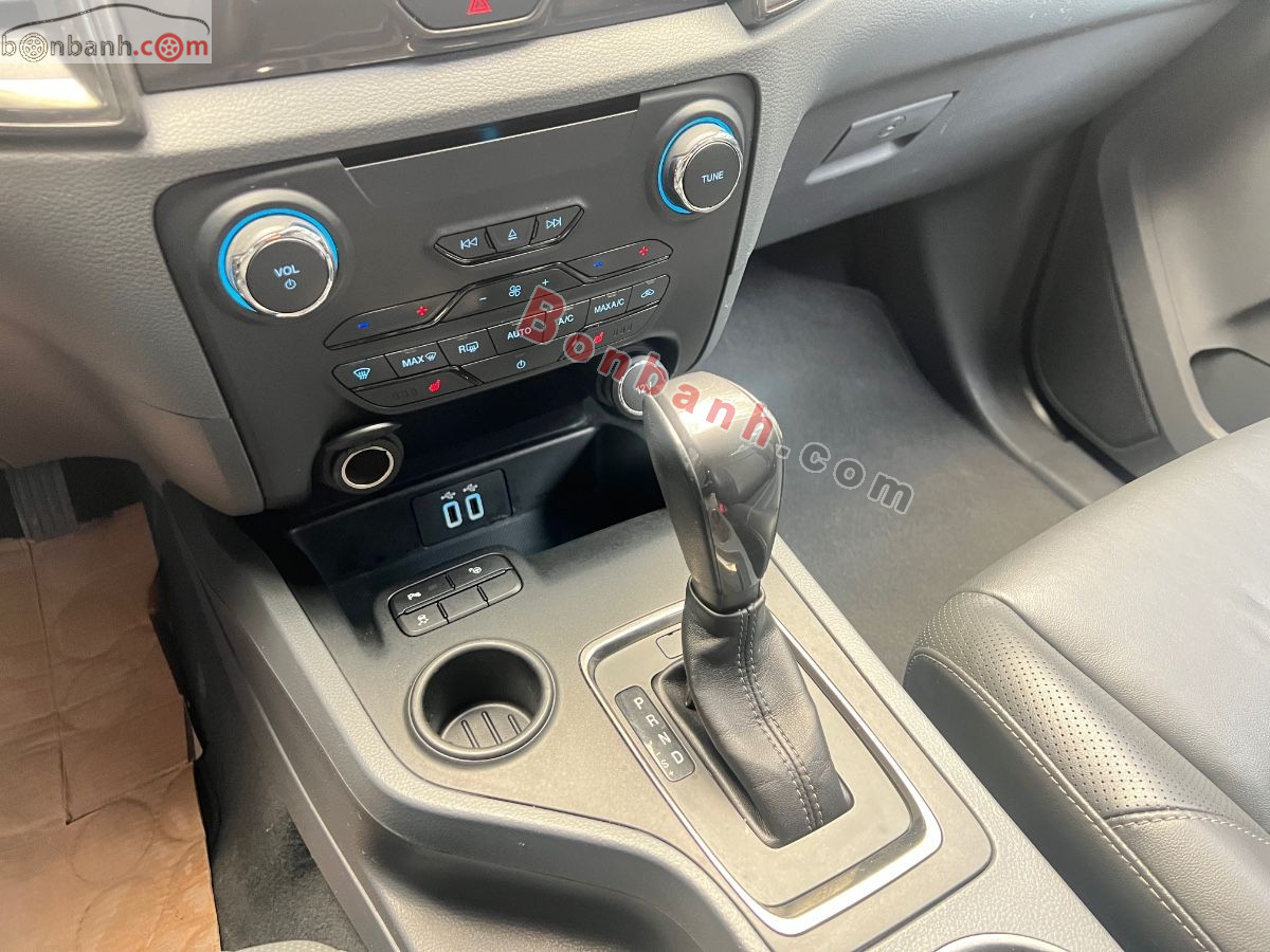 Bán ô tô Ford Everest Titanium 2.2L 4x2 AT - 2016 - xe cũ