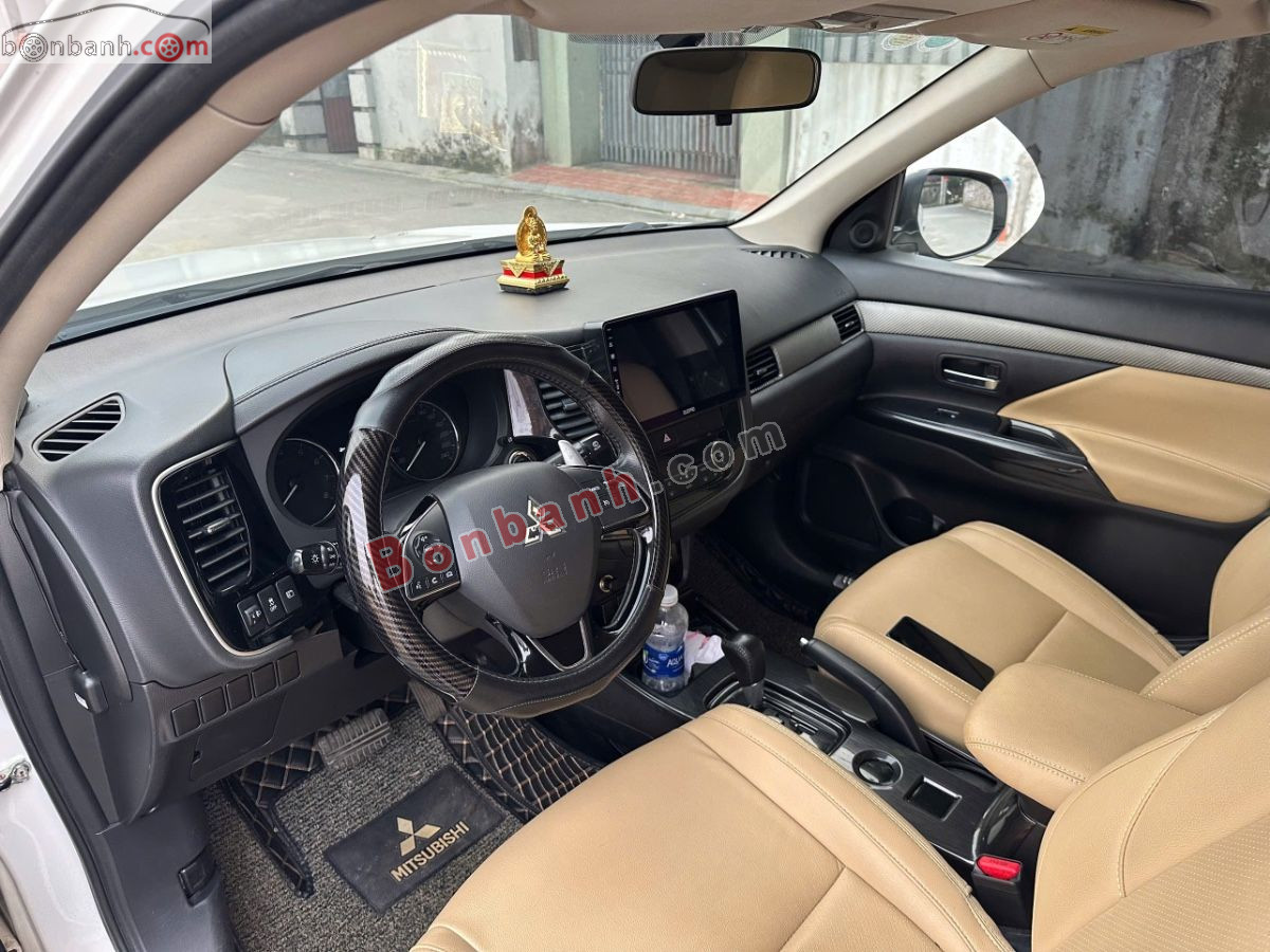 Bán ô tô Mitsubishi Outlander 2.0 CVT - 2019 - xe cũ