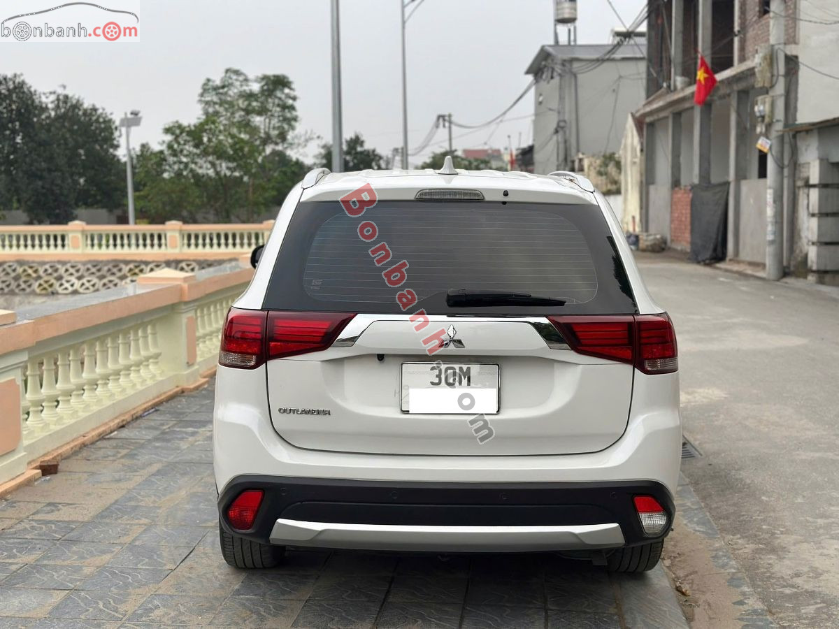 Bán ô tô Mitsubishi Outlander 2.0 CVT - 2019 - xe cũ