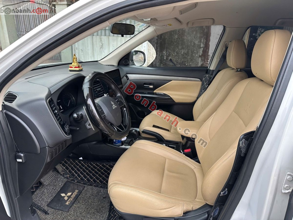 Bán ô tô Mitsubishi Outlander 2.0 CVT - 2019 - xe cũ