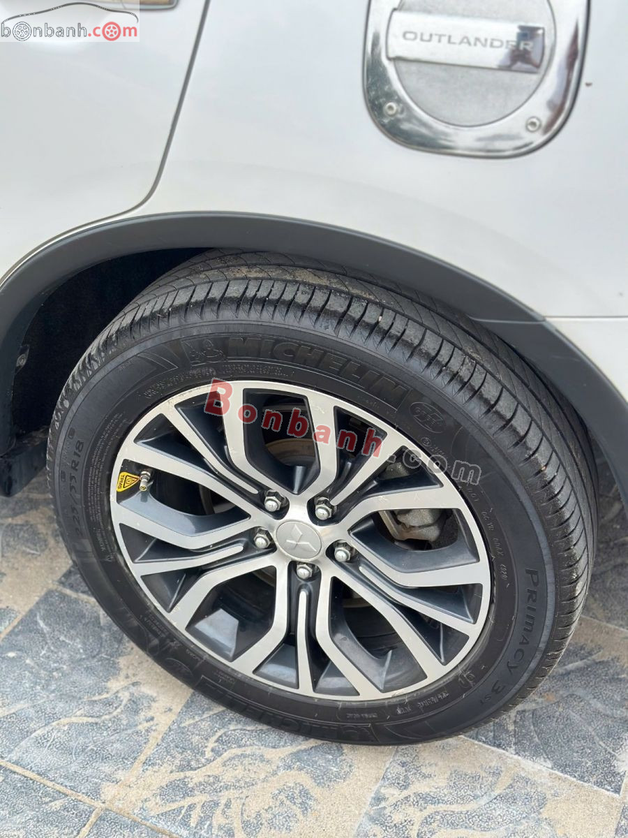 Bán ô tô Mitsubishi Outlander 2.0 CVT - 2019 - xe cũ