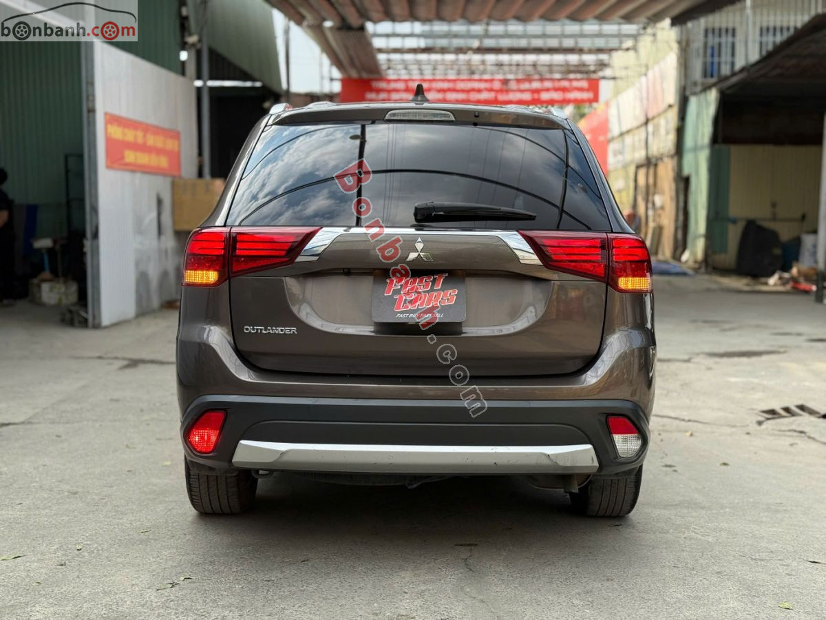 Bán ô tô Mitsubishi Outlander 2.0 CVT Premium - 2017 - xe cũ