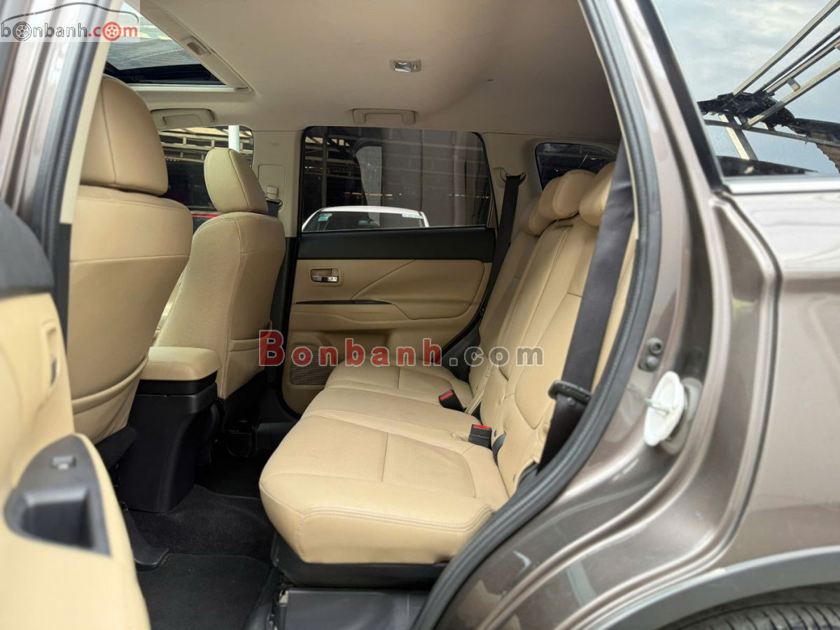 Bán ô tô Mitsubishi Outlander 2.0 CVT Premium - 2017 - xe cũ