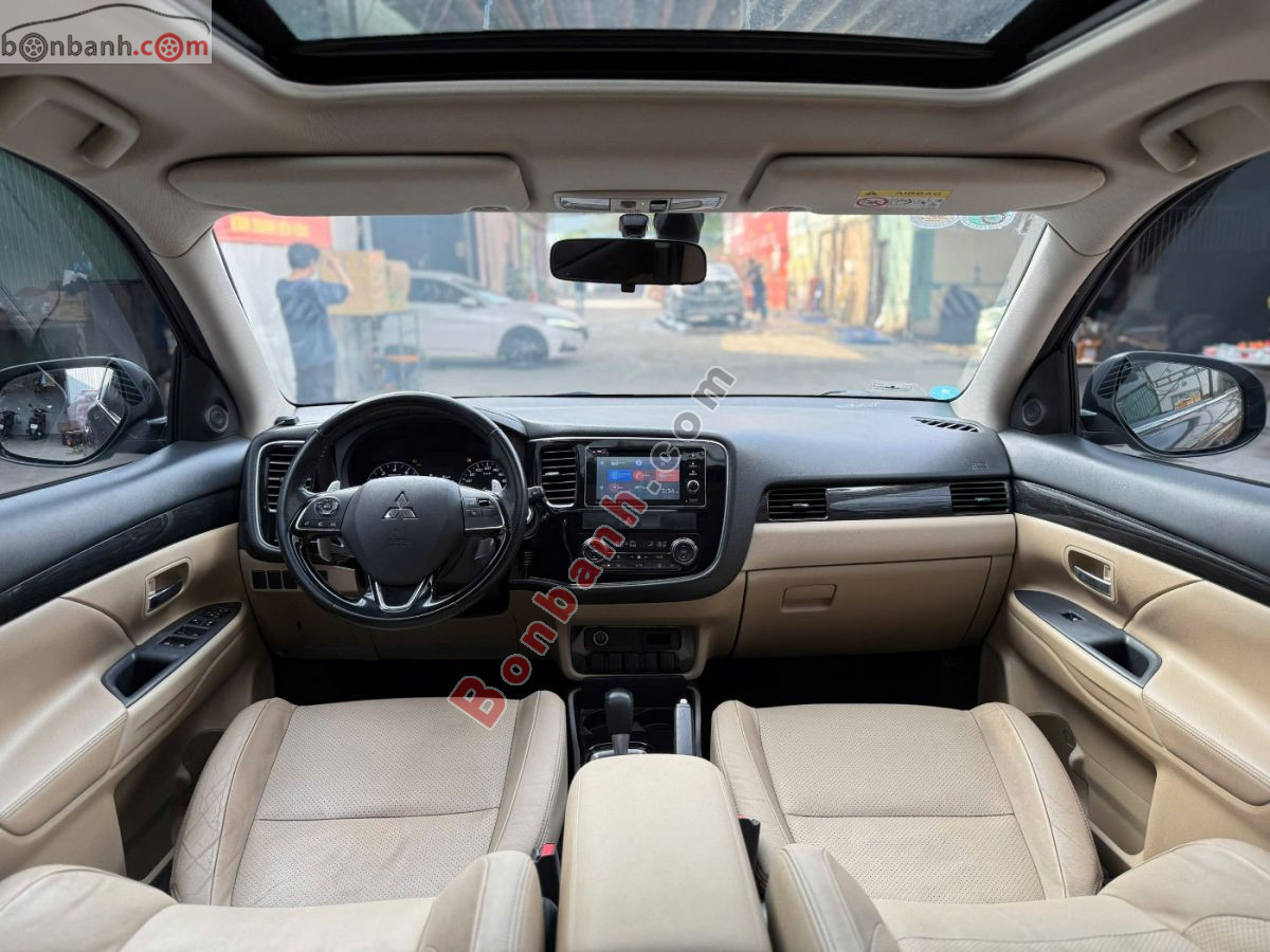 Bán ô tô Mitsubishi Outlander 2.0 CVT Premium - 2017 - xe cũ