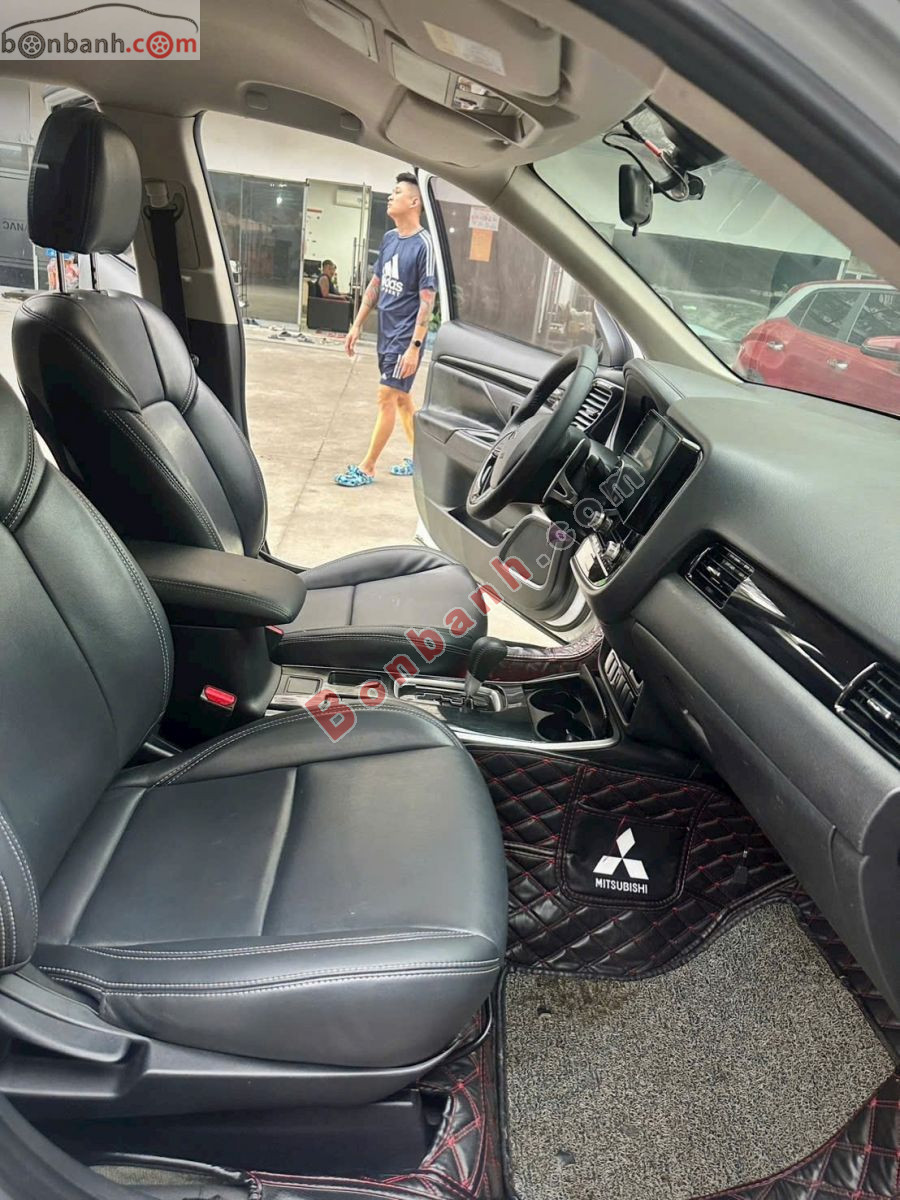 Bán ô tô Mitsubishi Outlander 2.0 CVT - 2020 - xe cũ