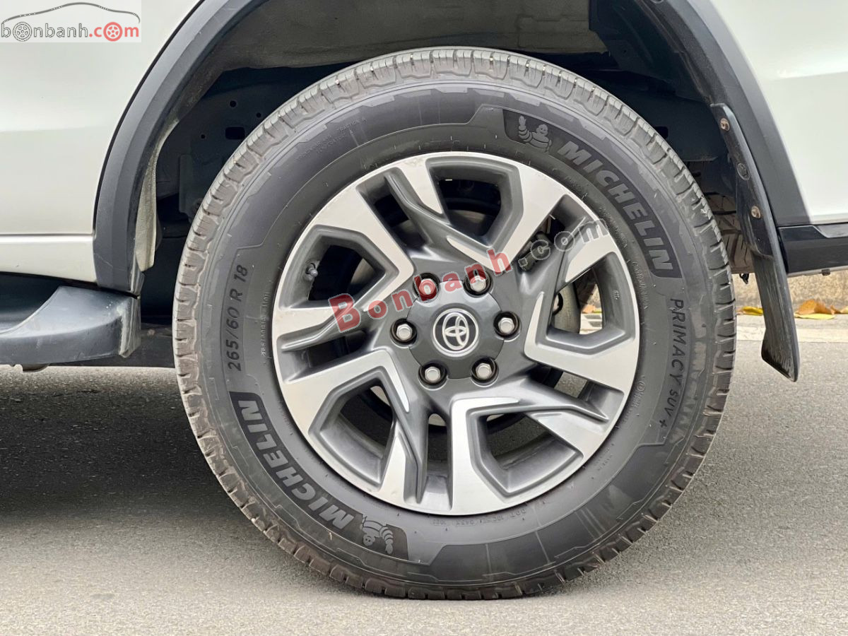 Bán ô tô Toyota Fortuner 2.4G 4x2 AT Legender - 2021 - xe cũ